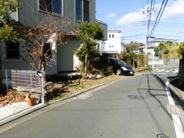 　前面道路含む現地写真　